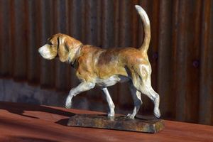 Liz Lewis - Beagle Trot - bronze - 8 x 8 x 3